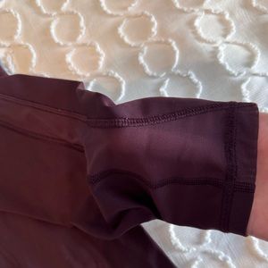 Lululemon 3/4 length Train to be leggings with mesh size 6